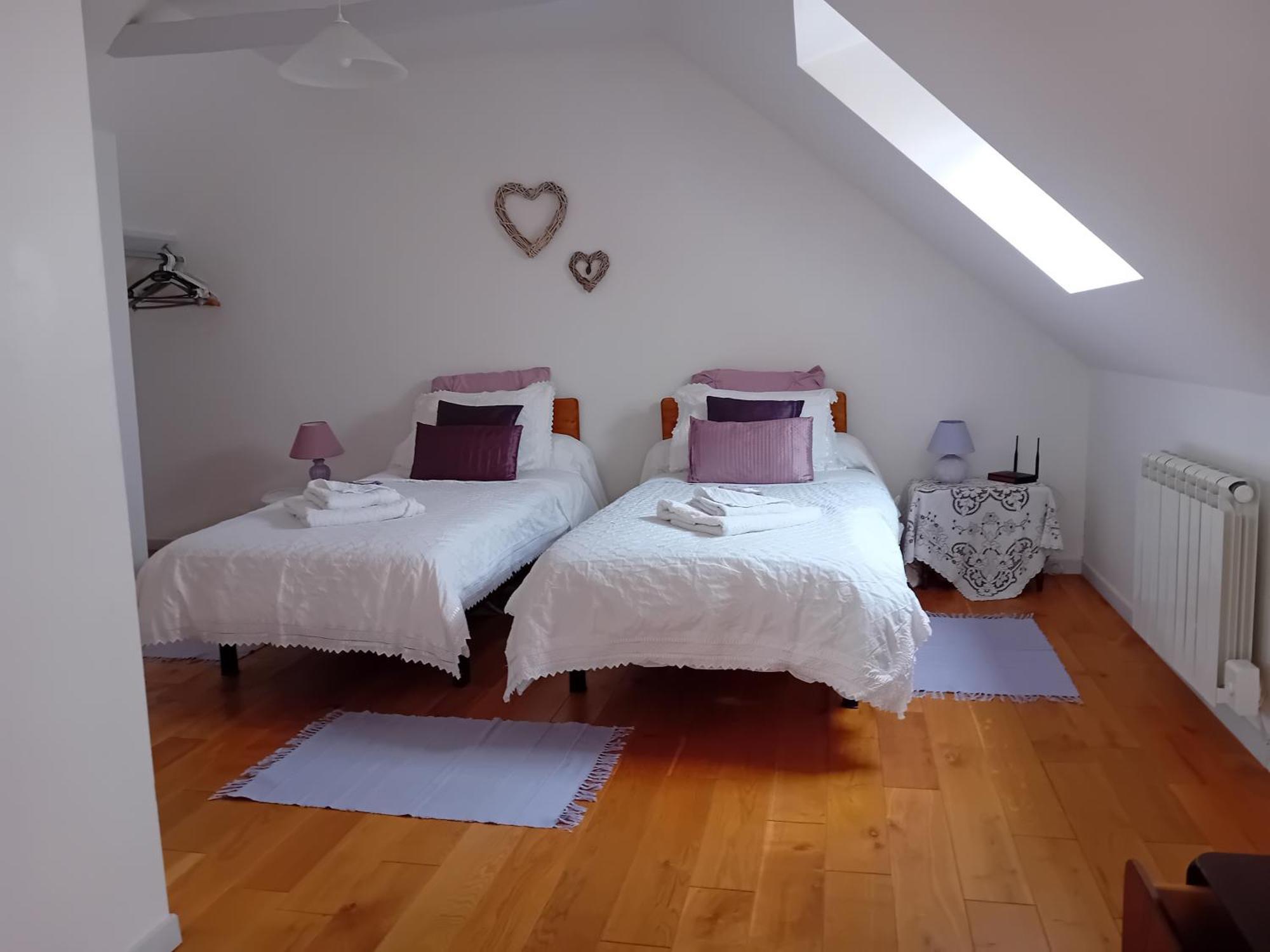 Captivating 2-Bed House With Log Burner In Kérien Eksteriør bilde
